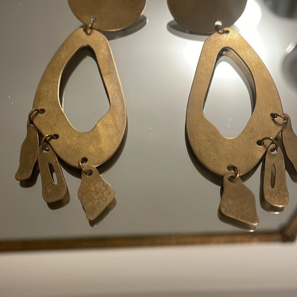 Modern Weaving Totem brass long earrings - Picture 3 of 5